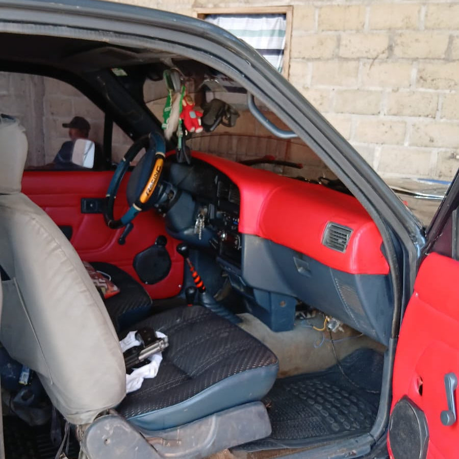 TOYOTA HILUX 22R 1994