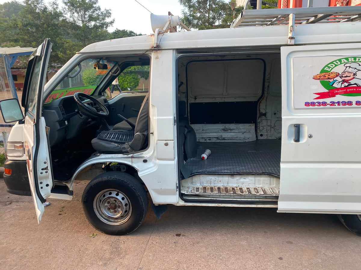 MITSUBISHI L300 2012