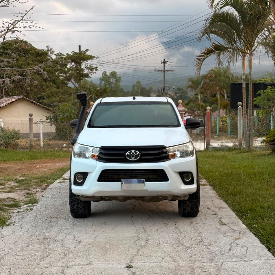 TOYOTA HILUX 2018