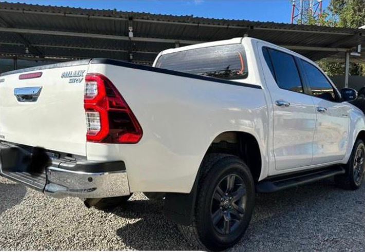 TOYOTA HILUX 2022