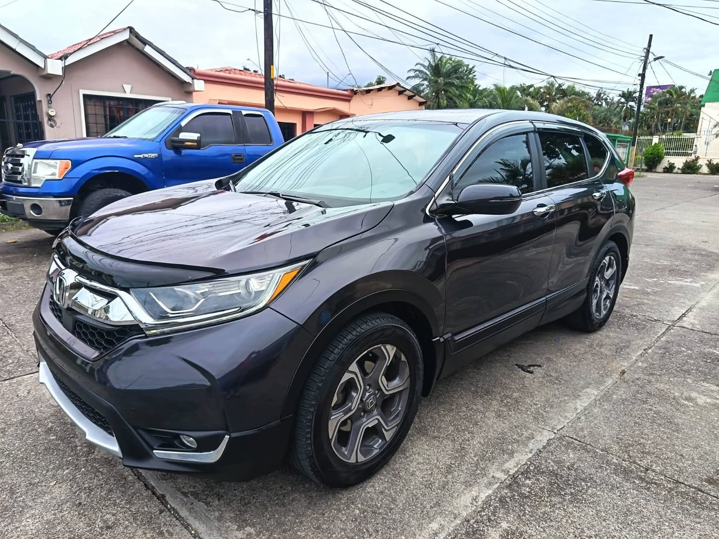 Honda CR-V 2018 - Vista frontal lateral izquierda | Vende Tu Auto Honduras
