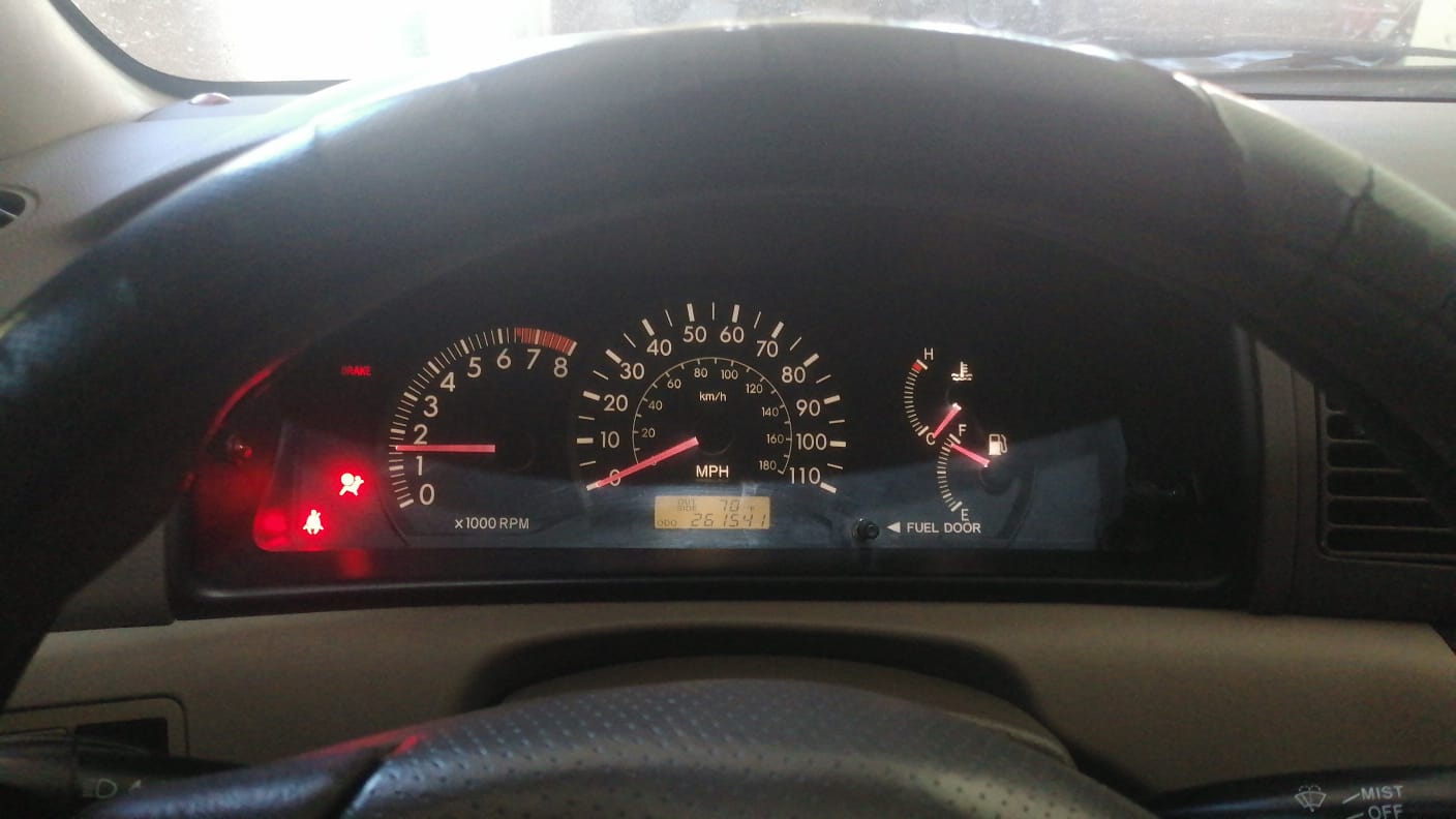 Toyota Corolla 2005 - Tablero velocímetro y odómetro interior | Vende Tu Auto Honduras
