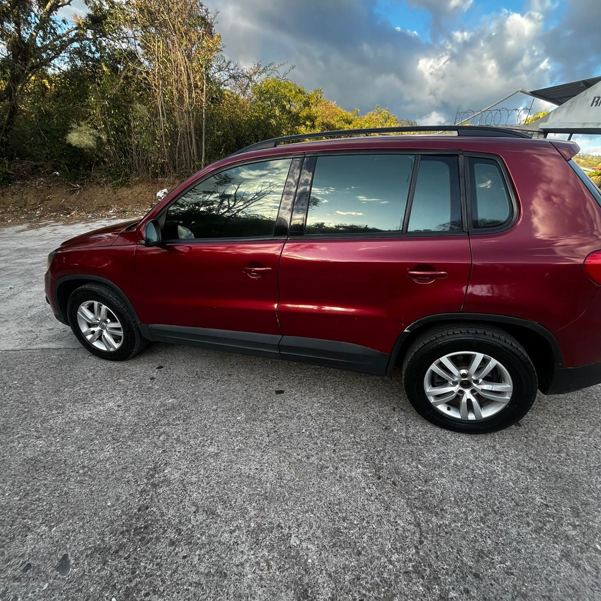 VOLKSWAGEN TIGUAN 2012