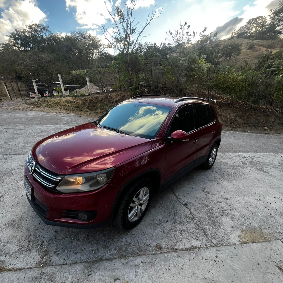 VOLKSWAGEN TIGUAN 2012