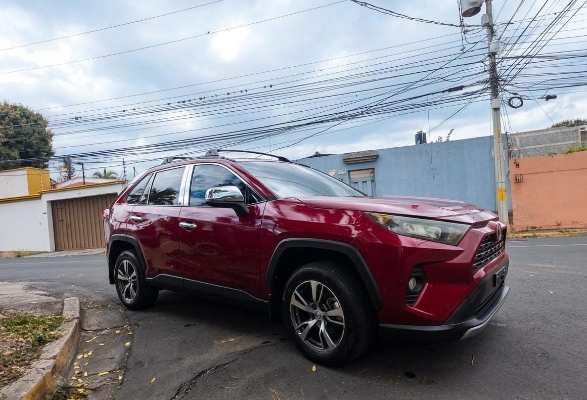 001-TOYOTA RAV4 2021