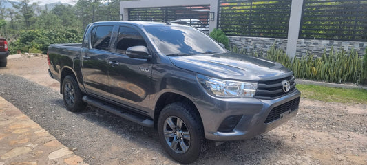 TOYOTA HILUX 2024