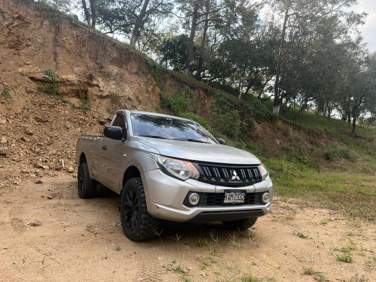 MITSUBISHI L200 2019