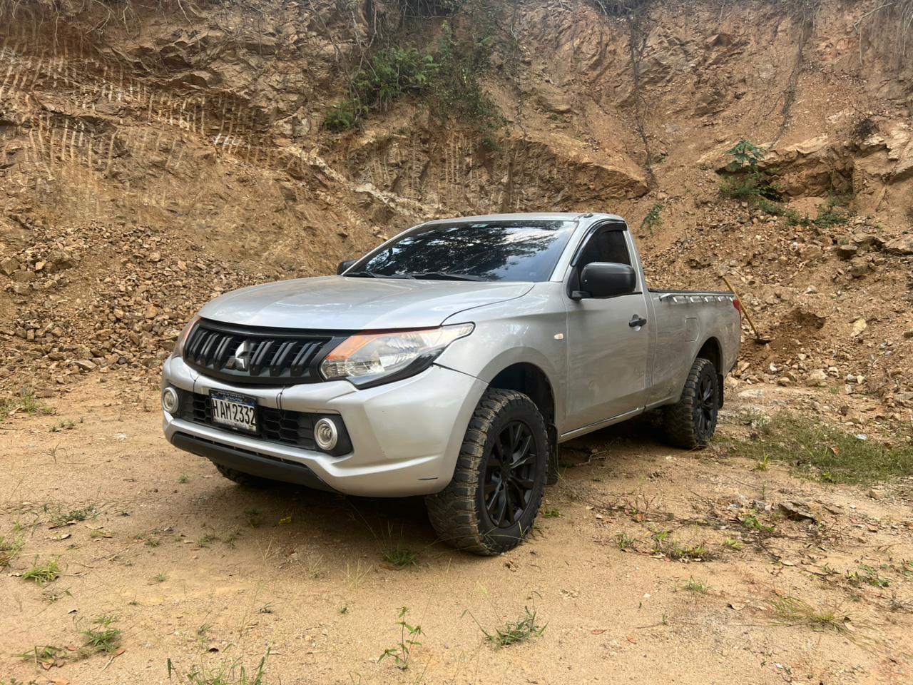 MITSUBISHI L200 2019