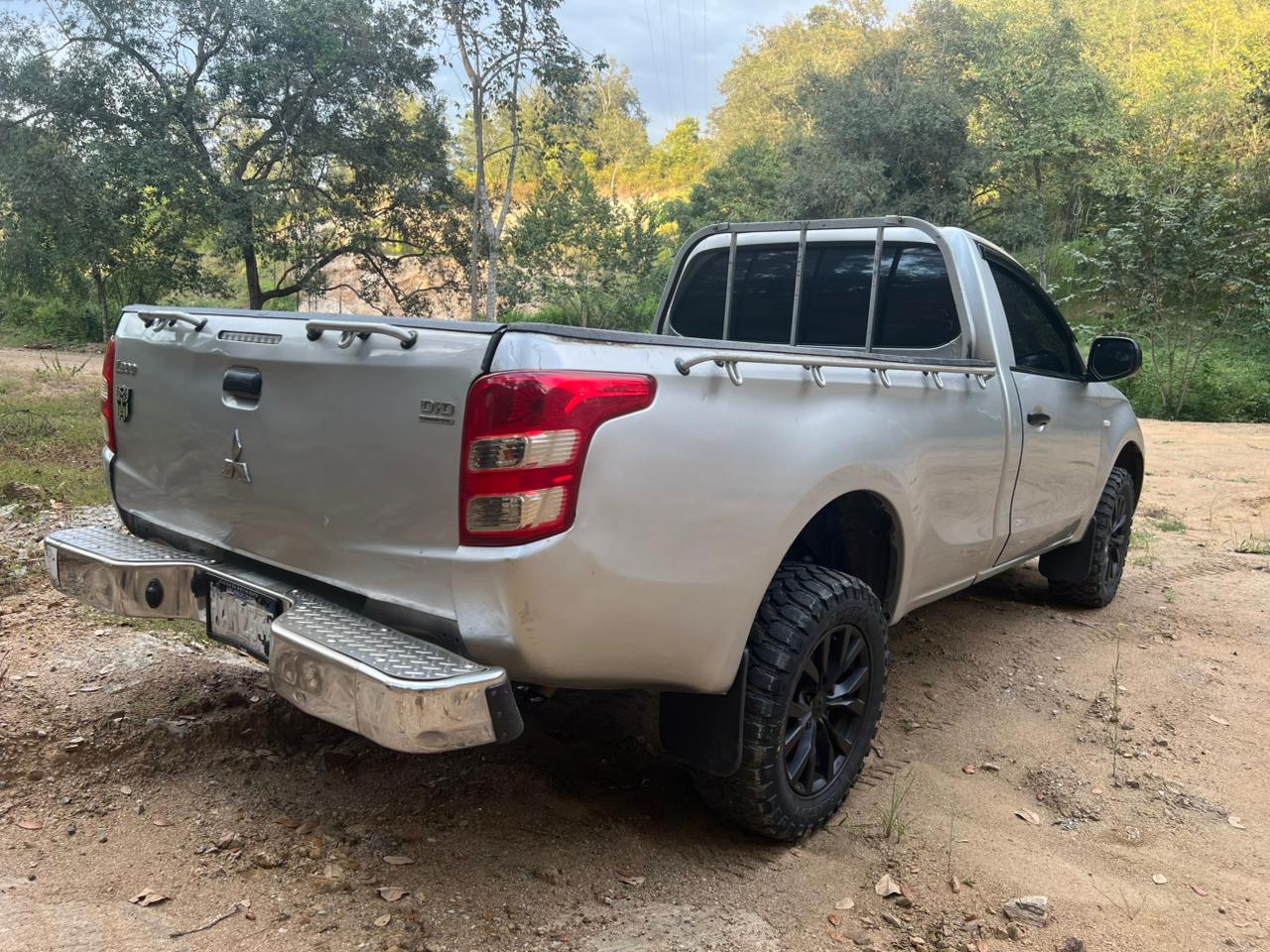 MITSUBISHI L200 2019