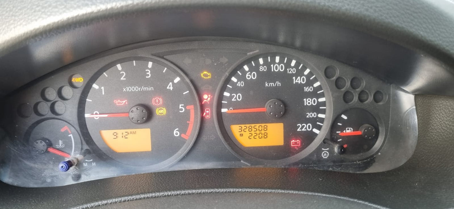 NISSAN NAVARA 2012