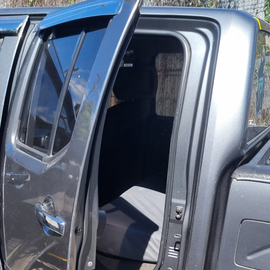 NISSAN NAVARA 2012