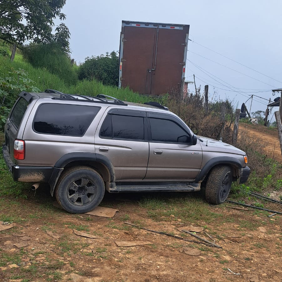 TOYOTA 4RUNNER 2002
