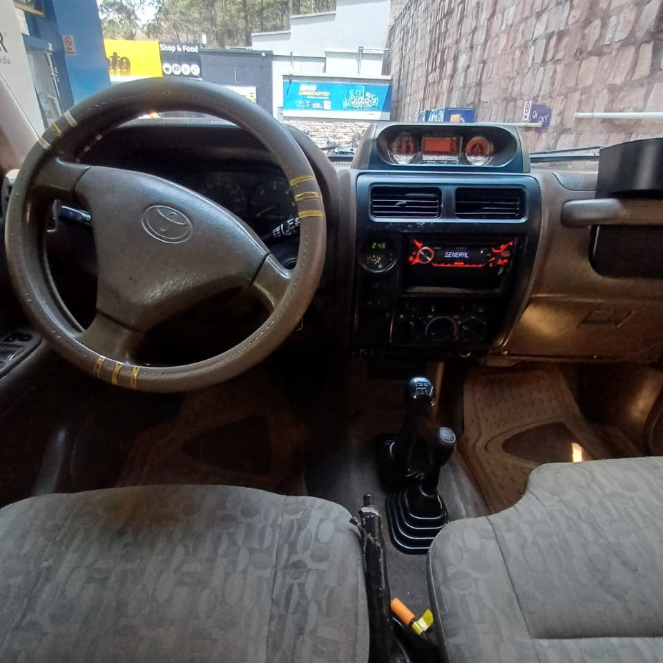 TOYOTA LAND CRUISER PRADO 2001