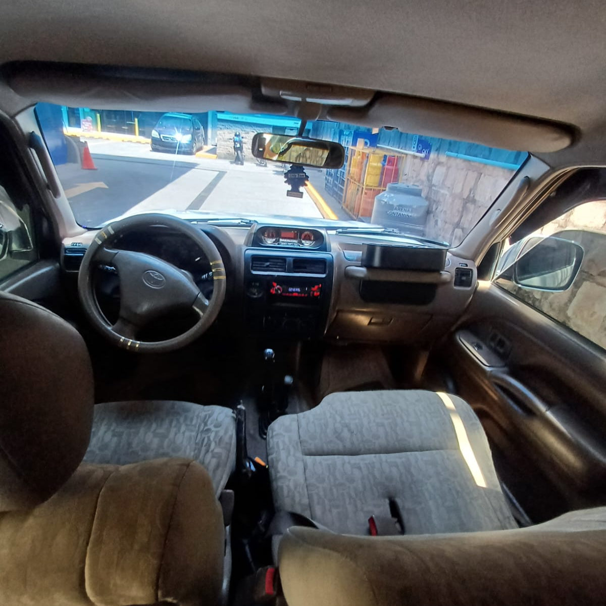 TOYOTA LAND CRUISER PRADO 2001