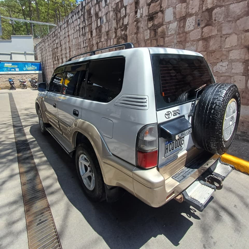 TOYOTA LAND CRUISER PRADO 2001
