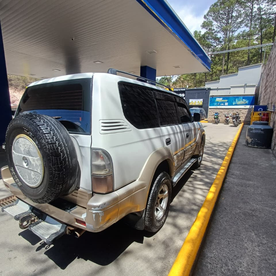 TOYOTA LAND CRUISER PRADO 2001