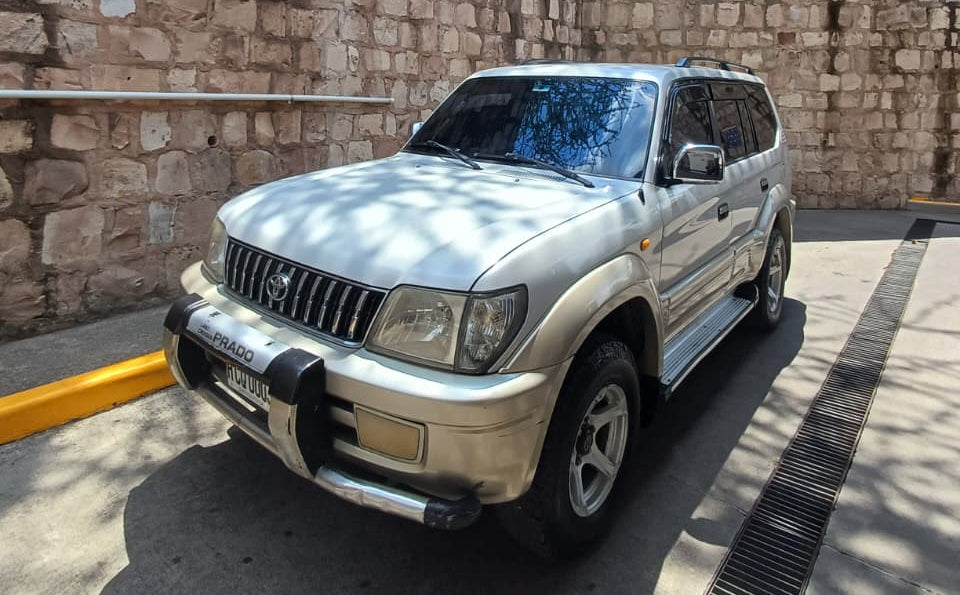 TOYOTA LAND CRUISER PRADO 2001