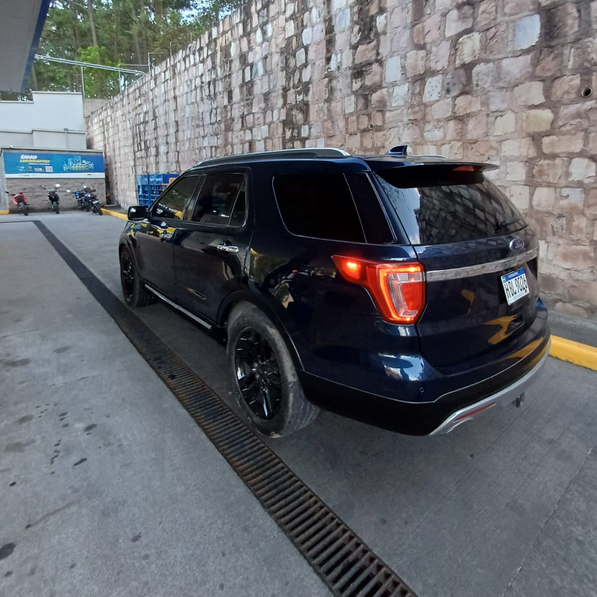 FORD EXPLORER 2017
