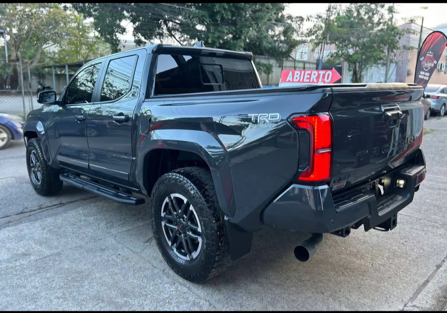 TOYOTA TACOMA 2024