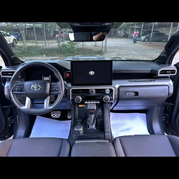 TOYOTA TACOMA 2024