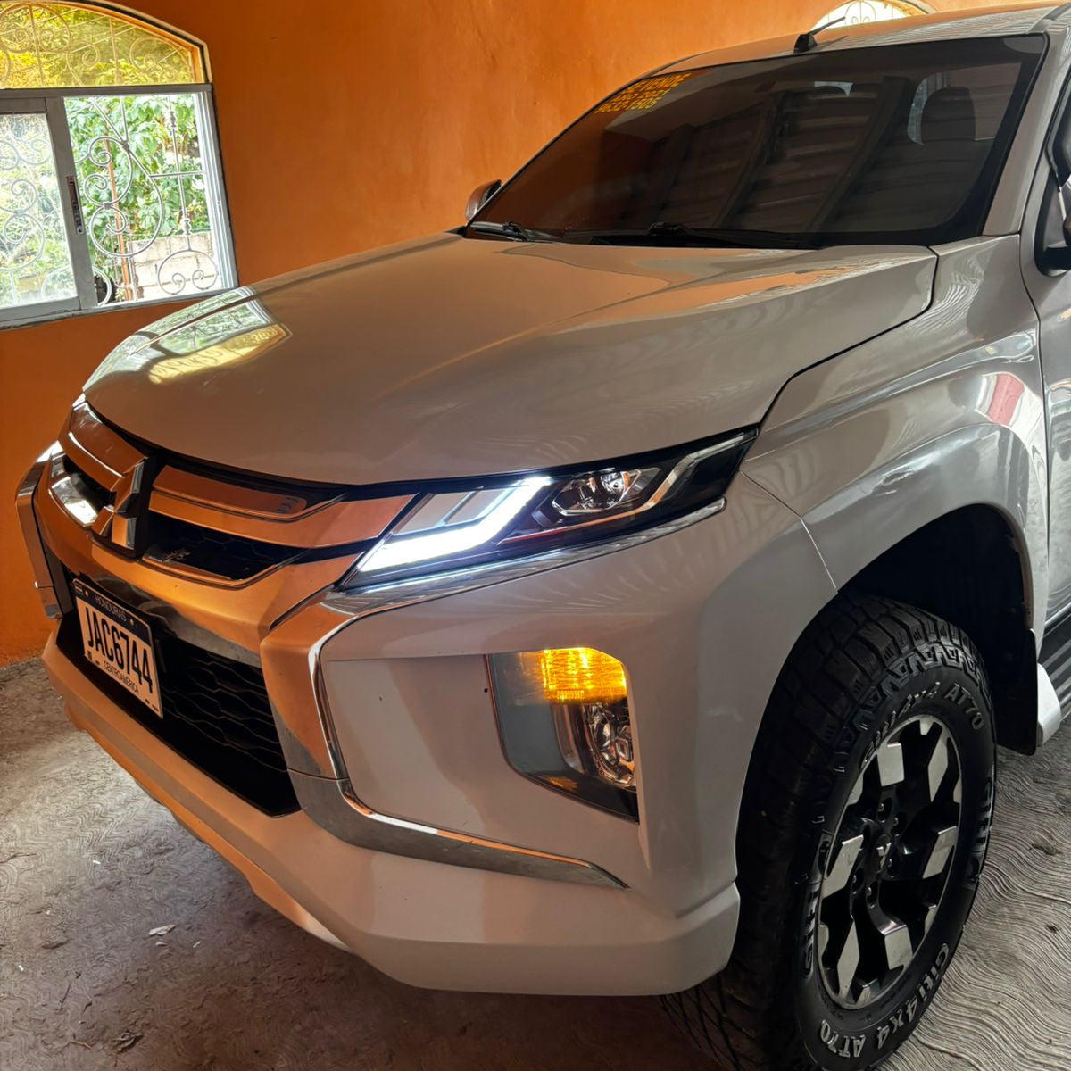 MITSUBISHI L200 2021