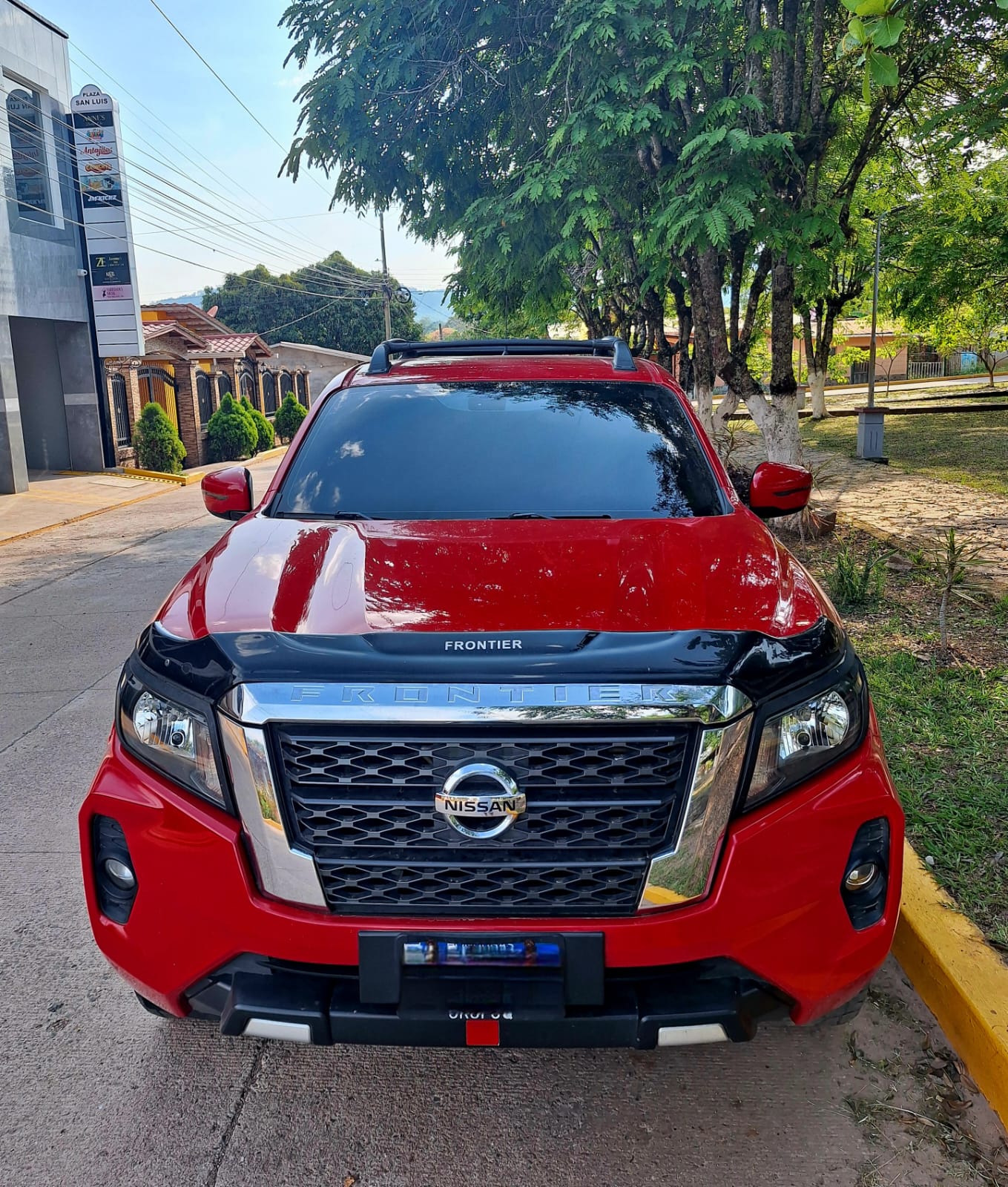 NISSAN NP300 2022