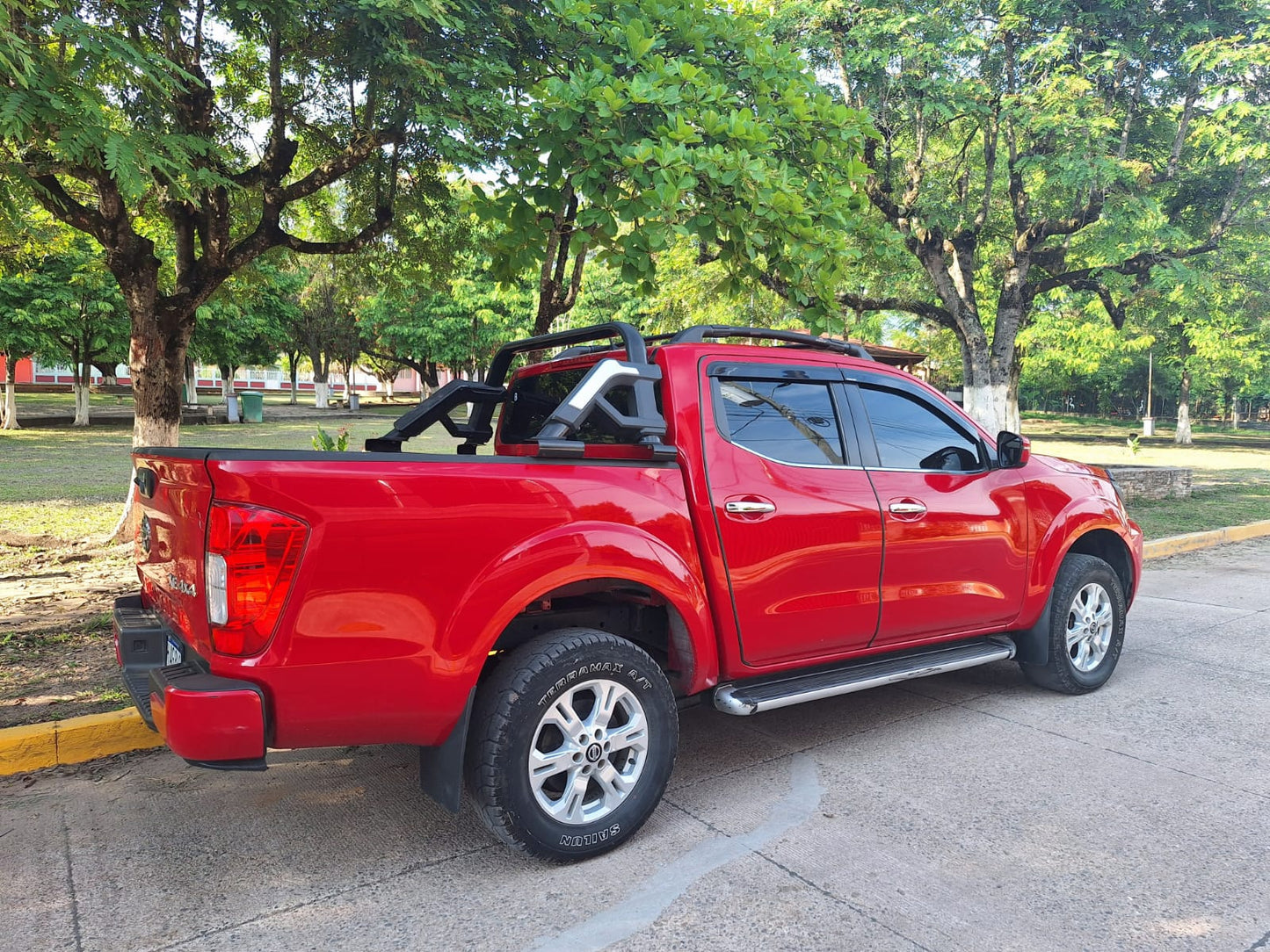 NISSAN NP300 2022