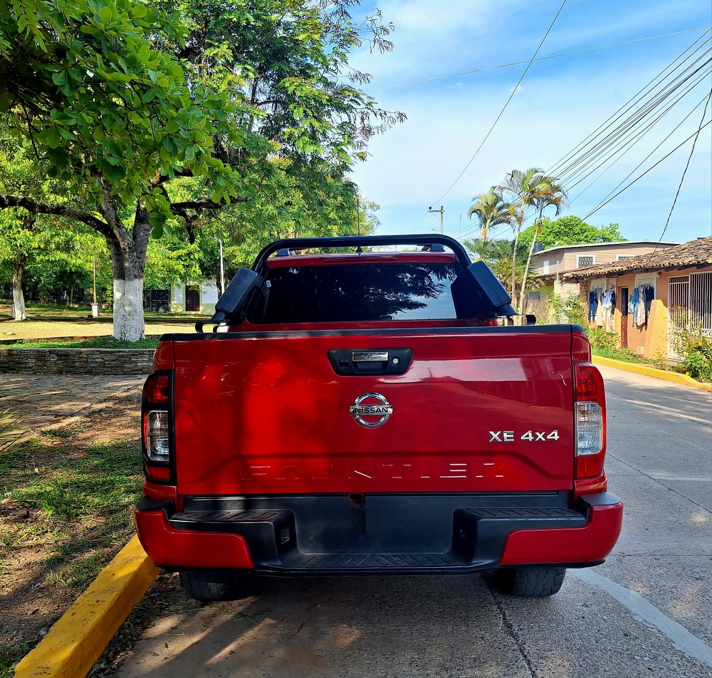 NISSAN NP300 2022