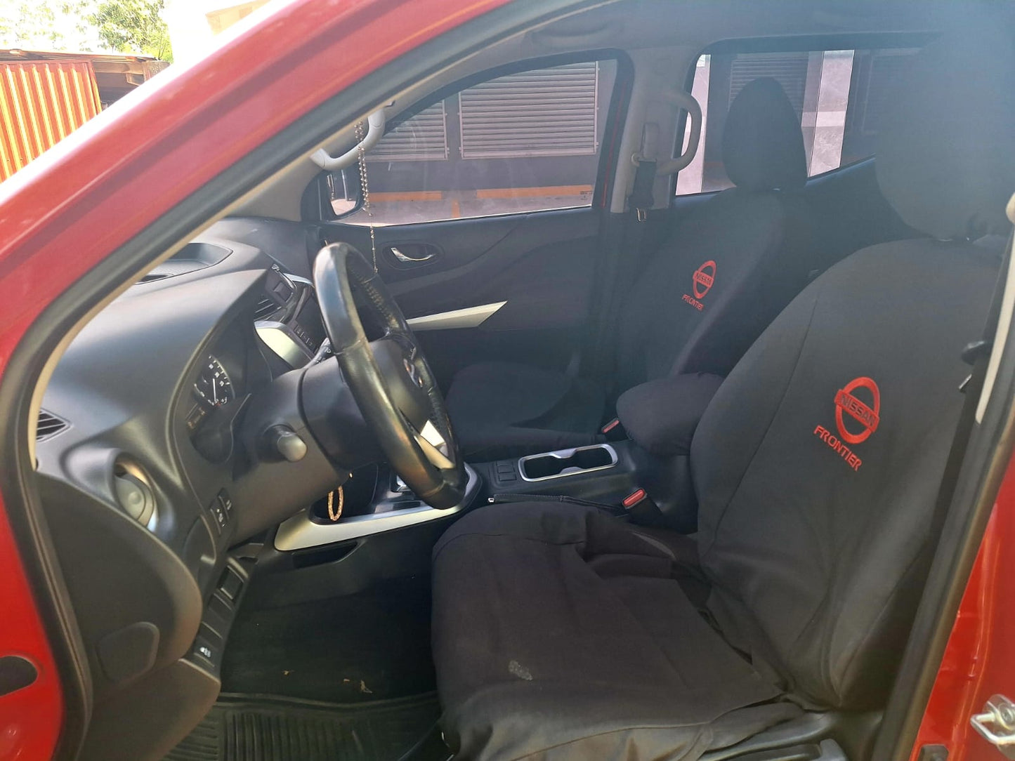 NISSAN NP300 2022