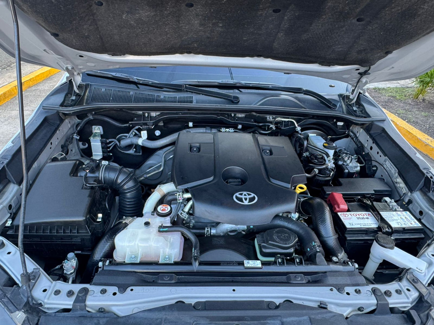 TOYOTA HILUX 2025