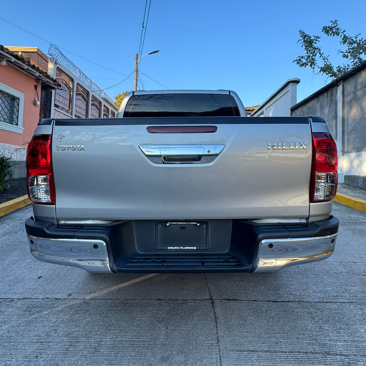 TOYOTA HILUX 2025