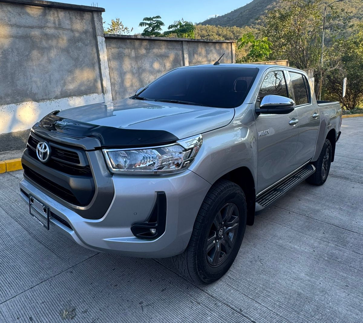 TOYOTA HILUX 2025