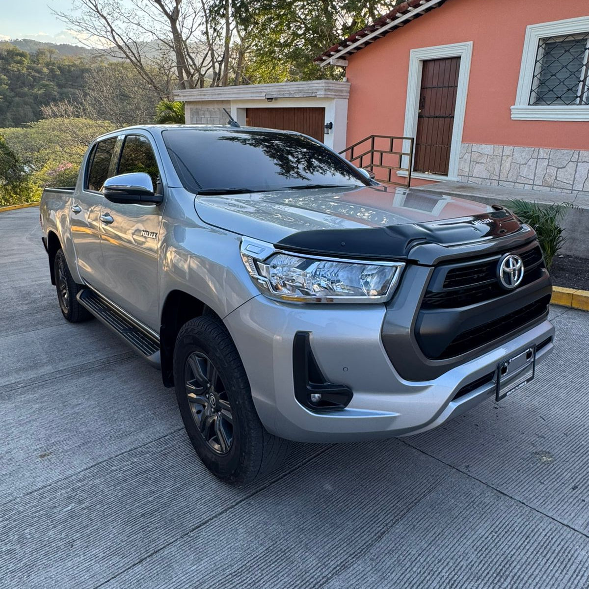 TOYOTA HILUX 2025