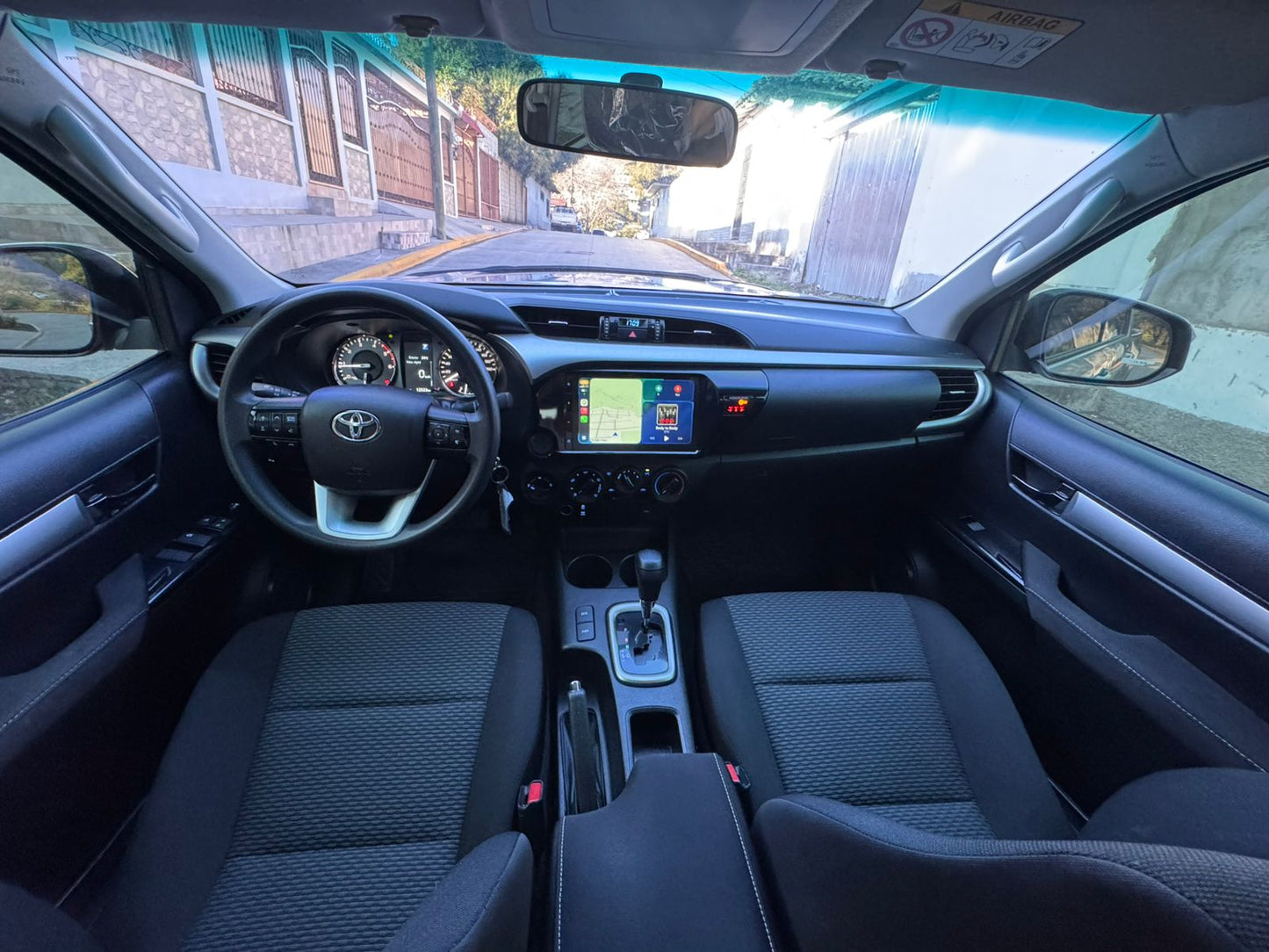 TOYOTA HILUX 2025