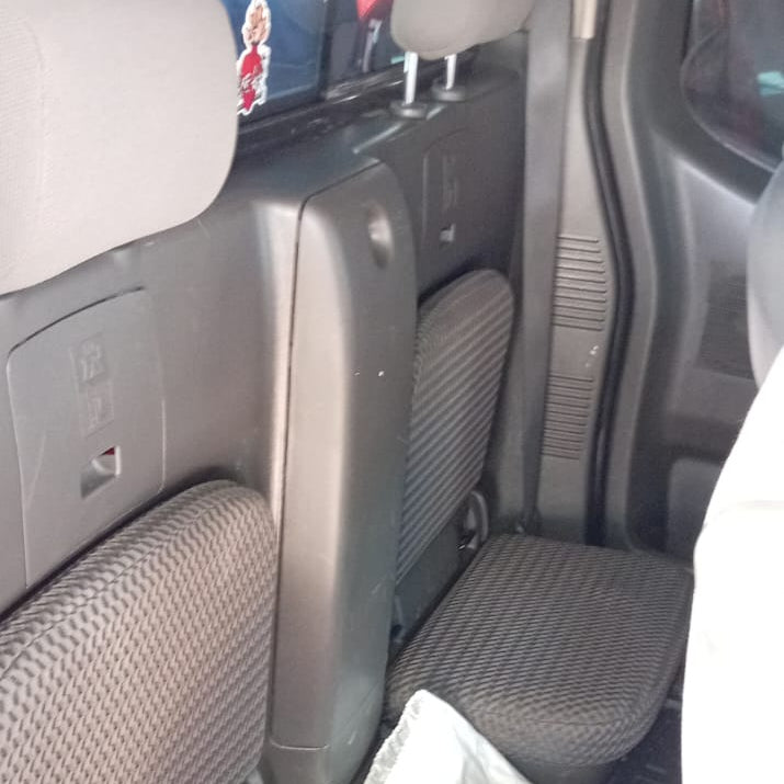 NISSAN FRONTIER 2011