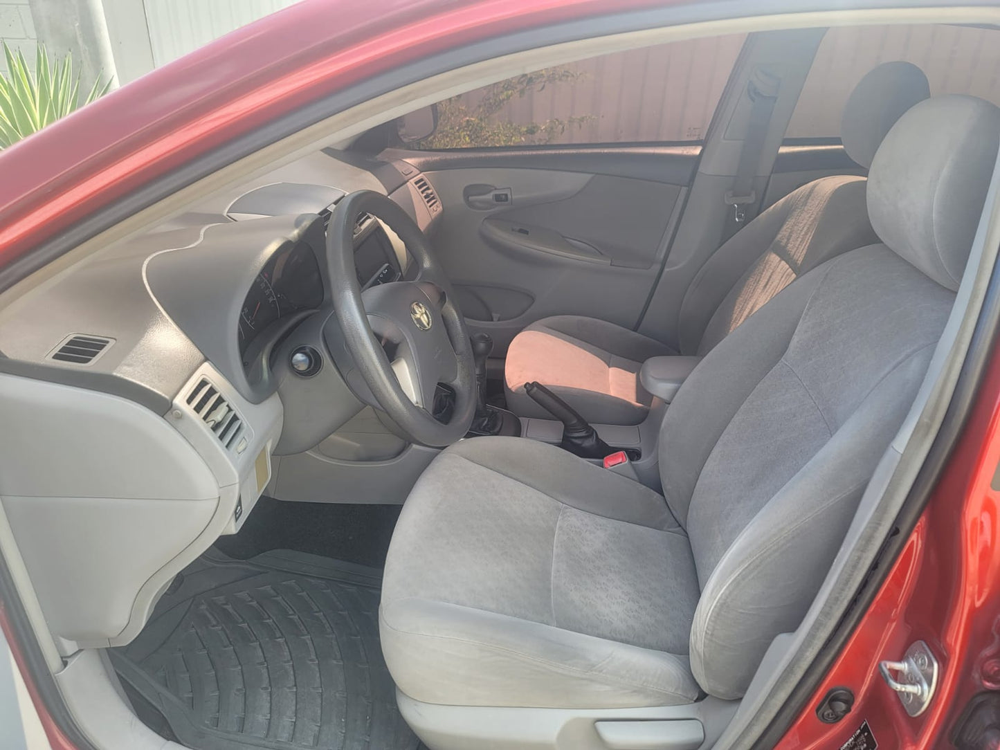 TOYOTA COROLLA 2010