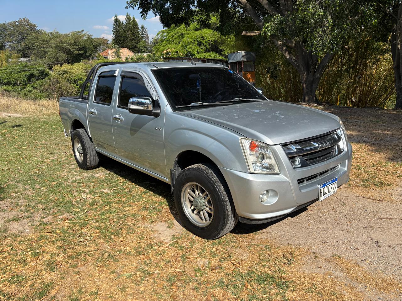 ISUZU D-MAX 2012