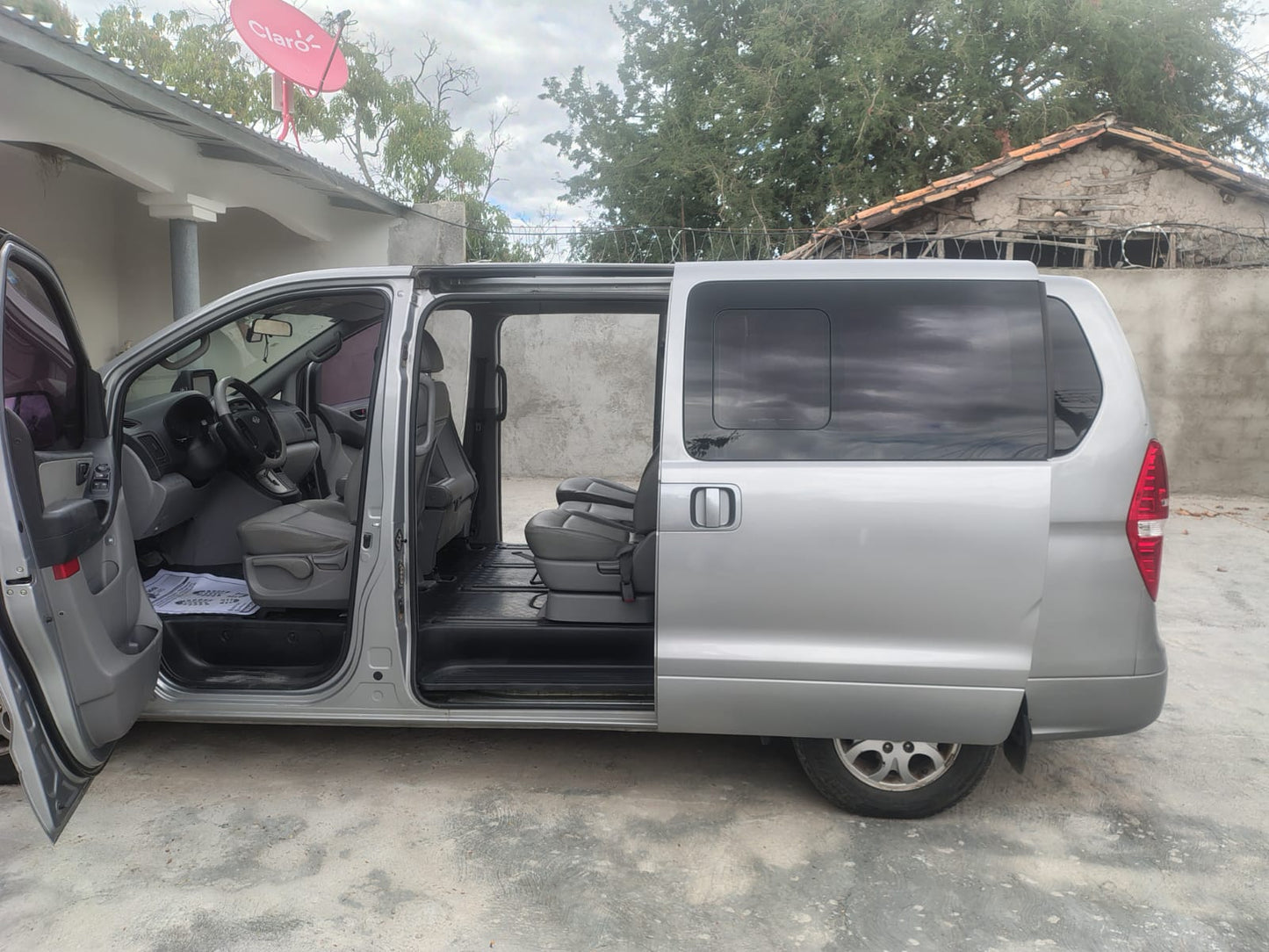 HYUNDAI STAREX 2014