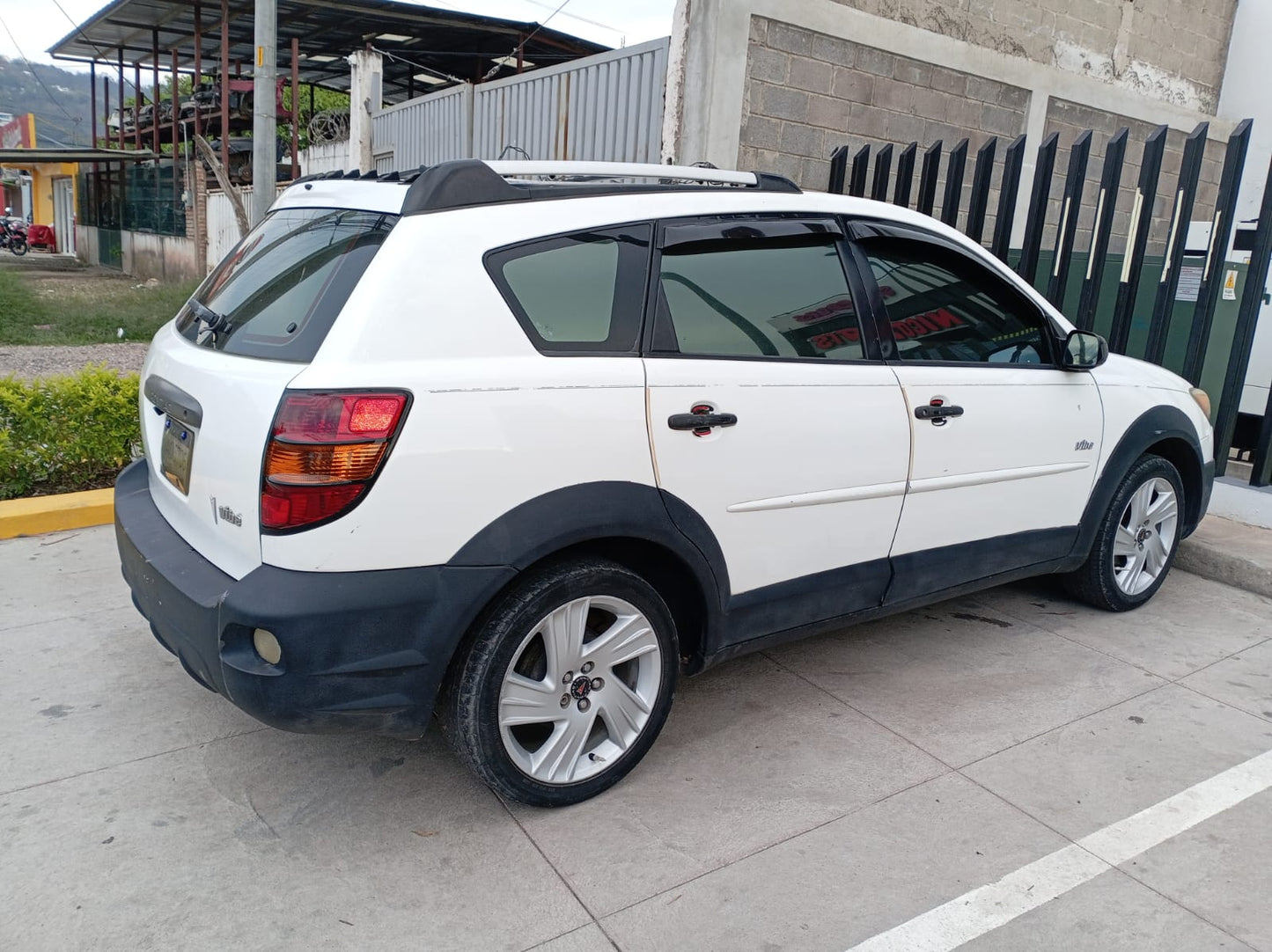 PONTIAC VIBE 2003