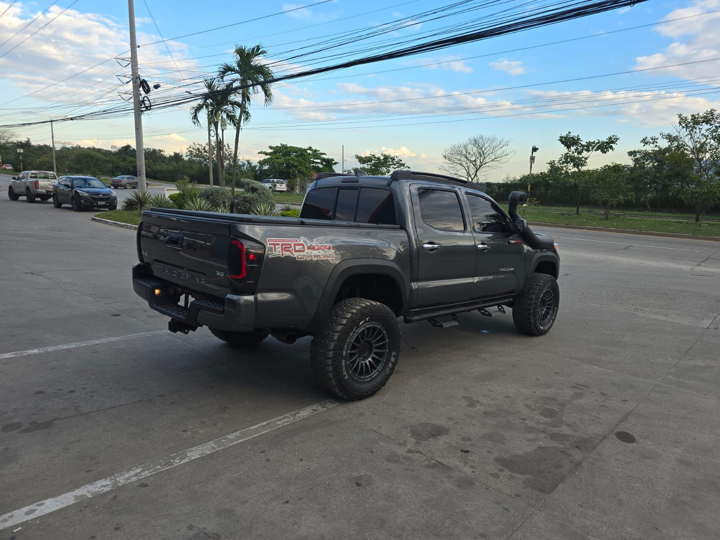 TOYOTA TACOMA 2023
