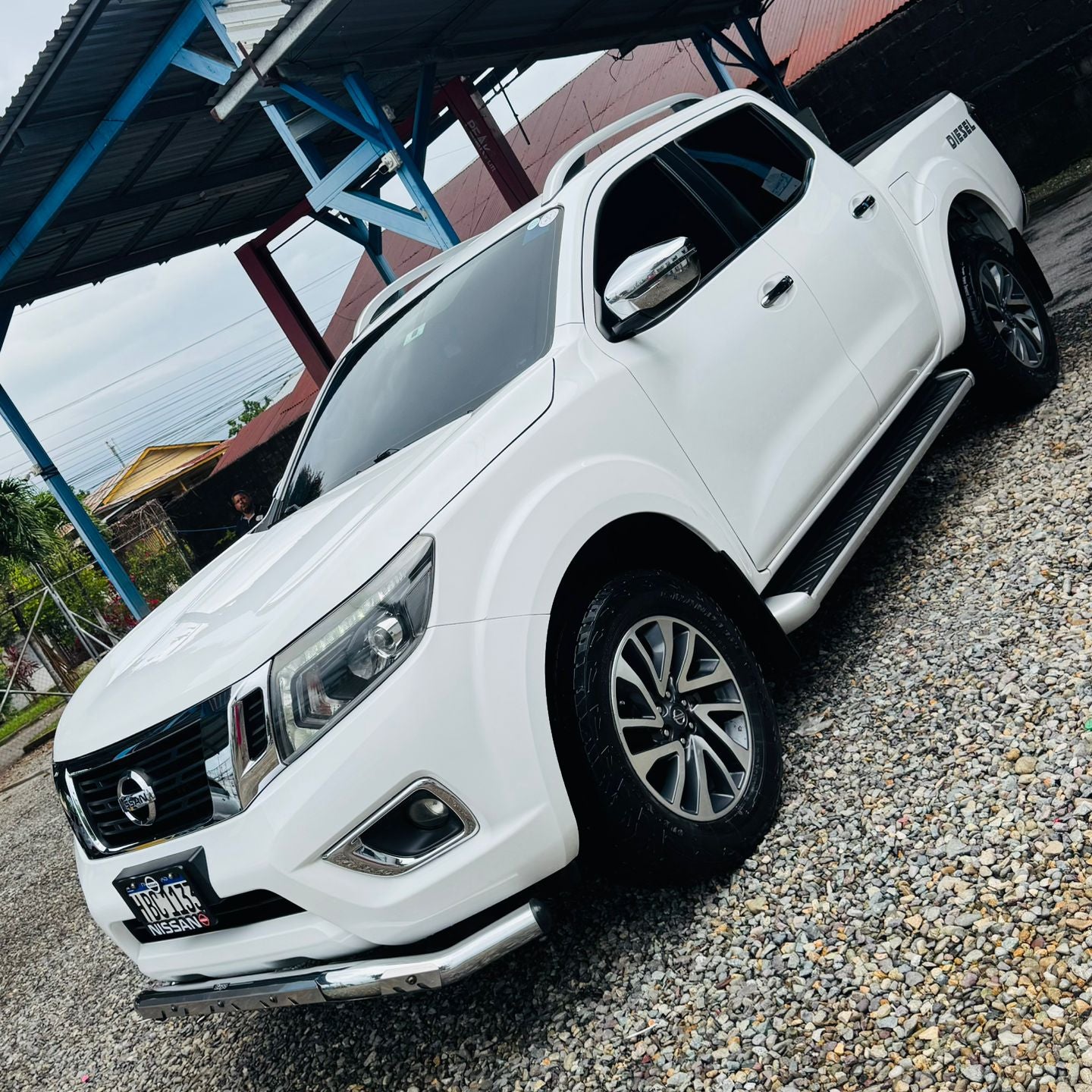 NISSAN NP300 2020