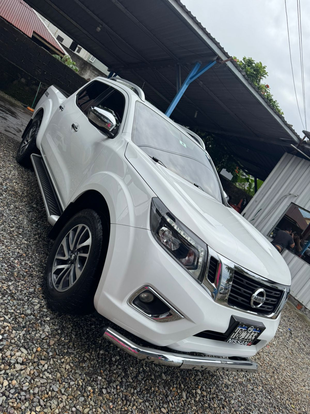 NISSAN NP300 2020