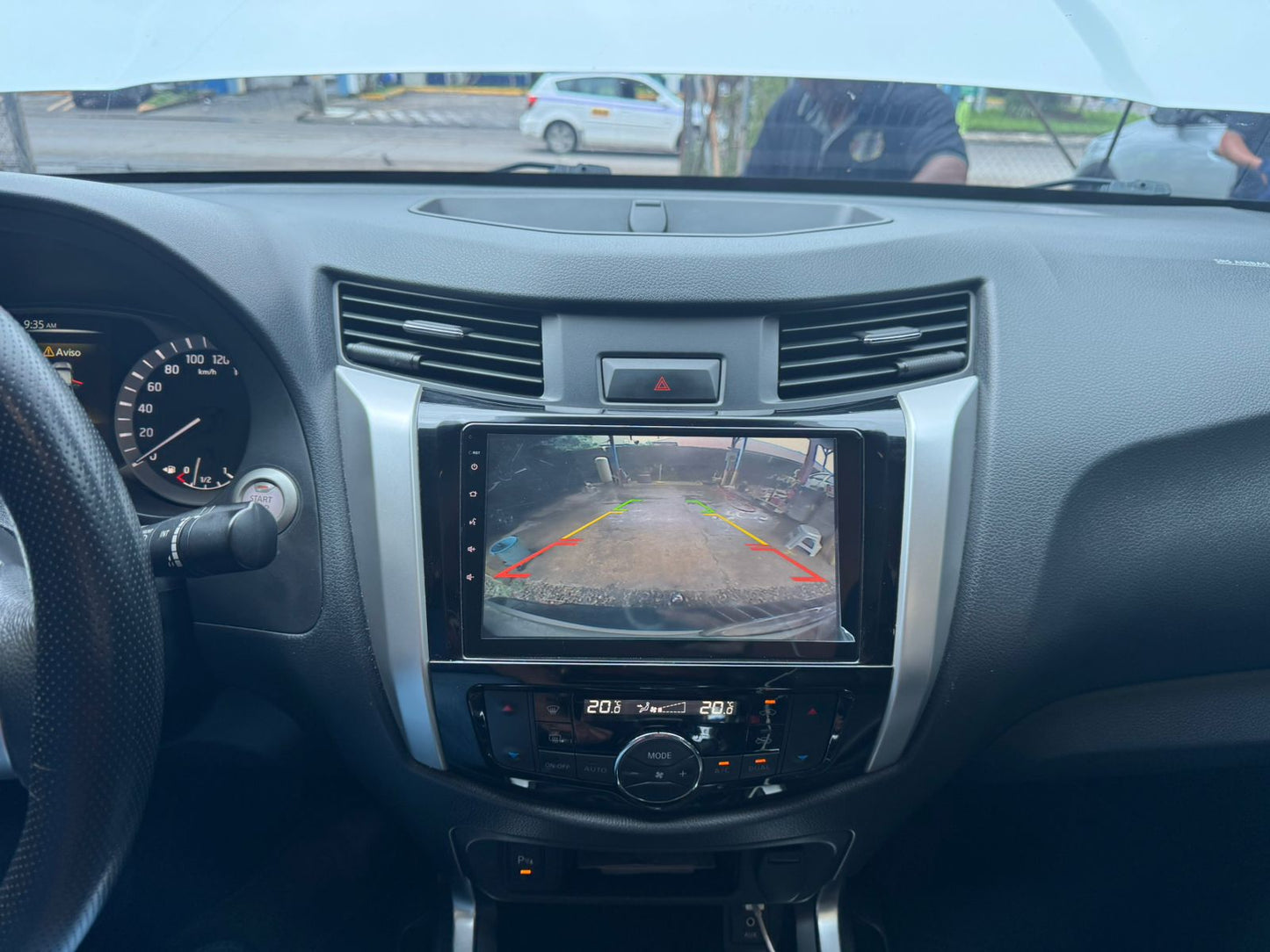 NISSAN NP300 2020