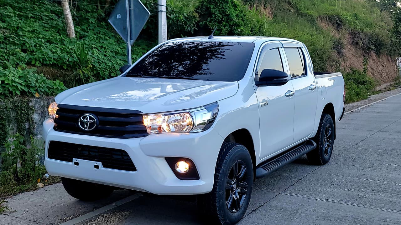 TOYOTA HILUX 2024