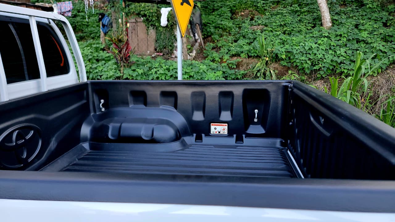 TOYOTA HILUX 2024
