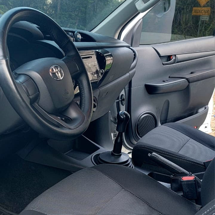 TOYOTA HILUX 2024