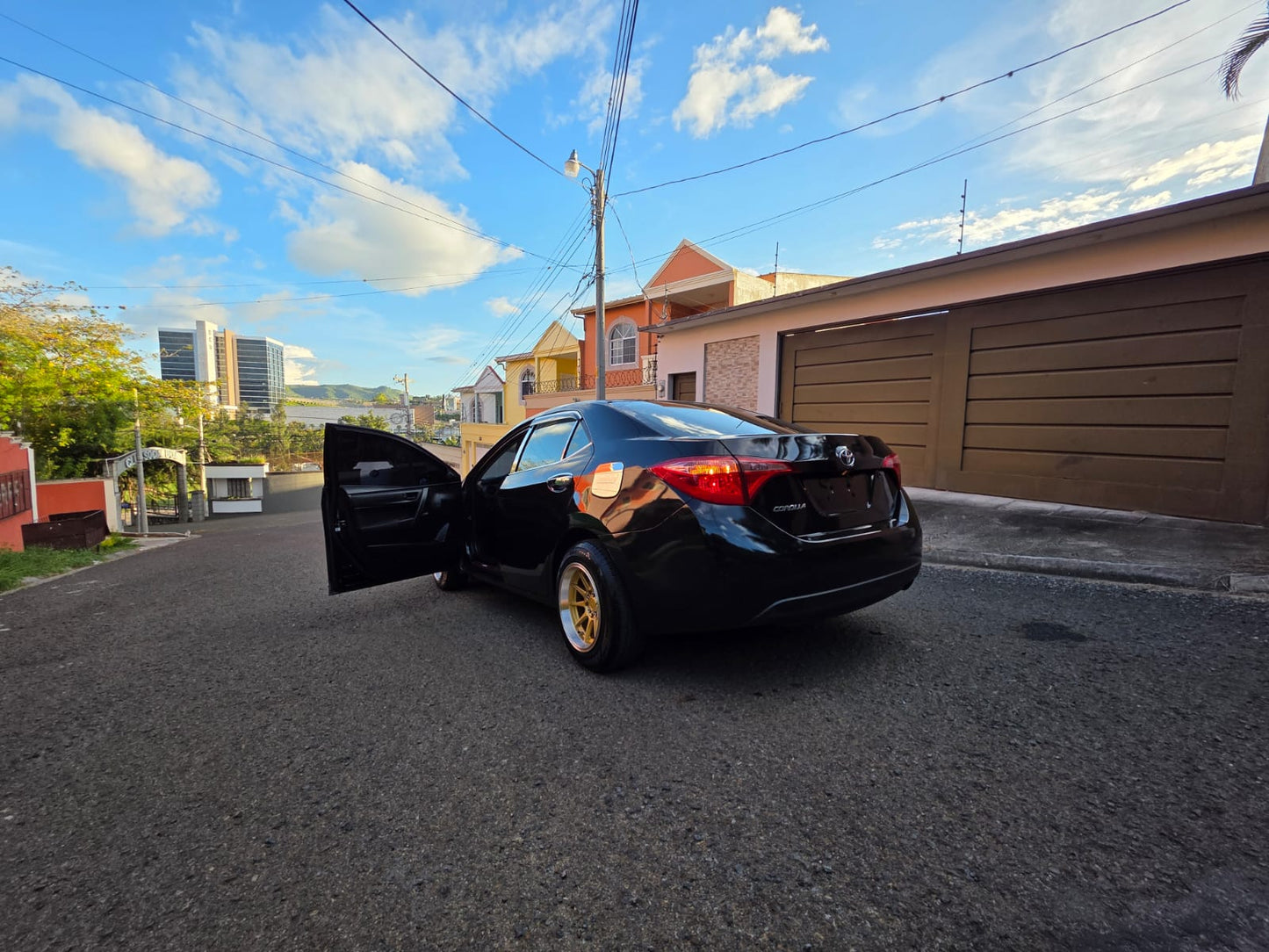 TOYOTA COROLLA 2019
