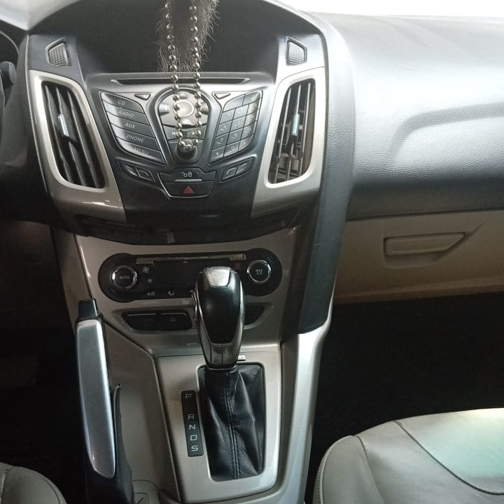 FORD FOCUS 2012