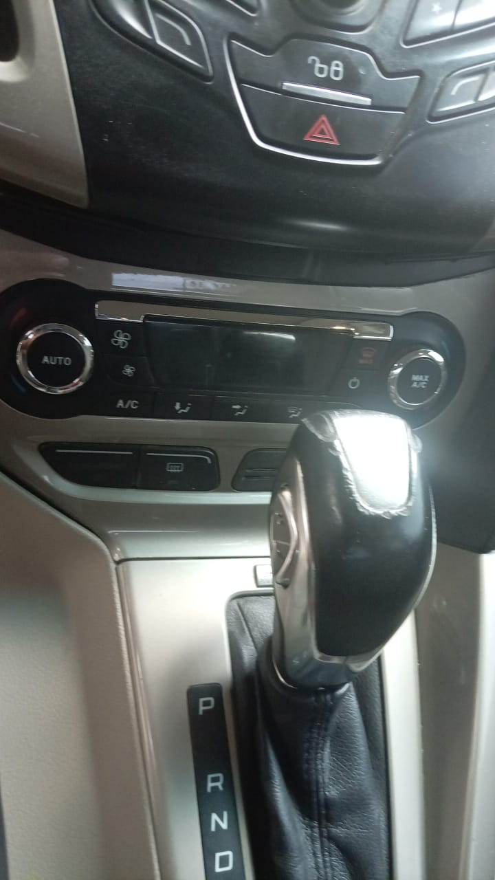 FORD FOCUS 2012