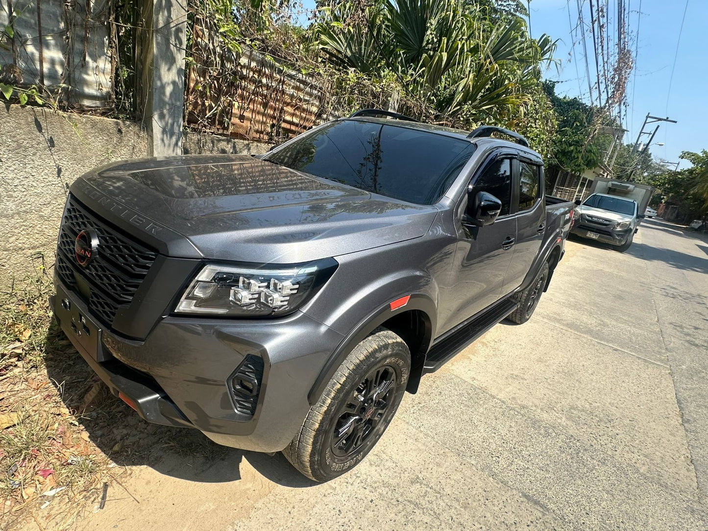 NISSAN FRONTIER 2025